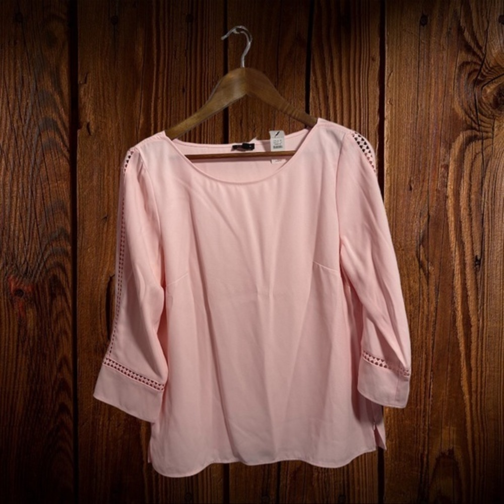 Talbots pink blouse- cut out detail sleeves- light pink- NWT-‎ medium